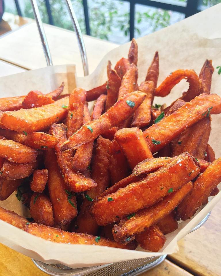 13380878_300447346960256_285422785_n